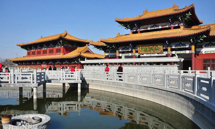 A scenic view of Weifang Qingzhou Longxingsi Yizhi