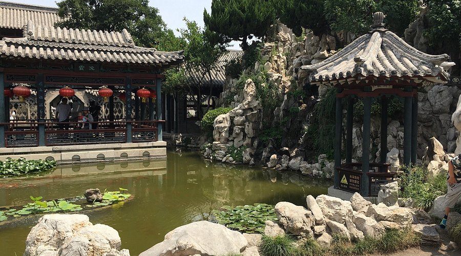 A scenic view of Weifang Shihu Yuan