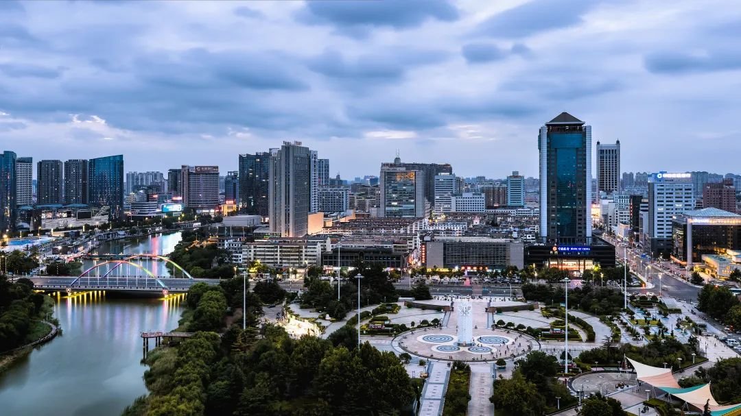 A scenic view of Weifang Shuangwangcheng Yanye Yizhiqun