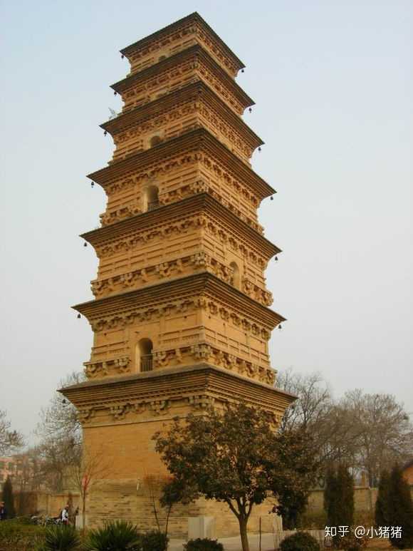 A scenic view of Weinan Bailiang Shousheng Temple Pagoda