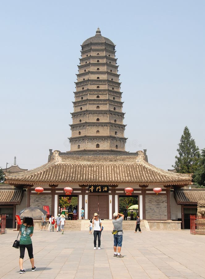 A scenic view of Weinan Fayuan Temple Pagoda Chengcheng