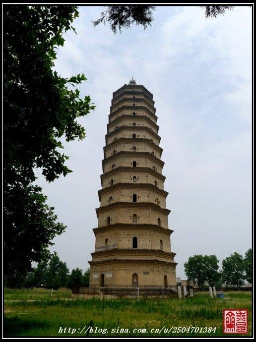 A scenic view of Weinan Fayuan Temple Pagoda Chengcheng