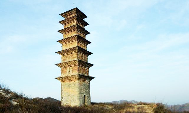 A scenic view of Weinan Fuping Wanhu Temple Pagoda