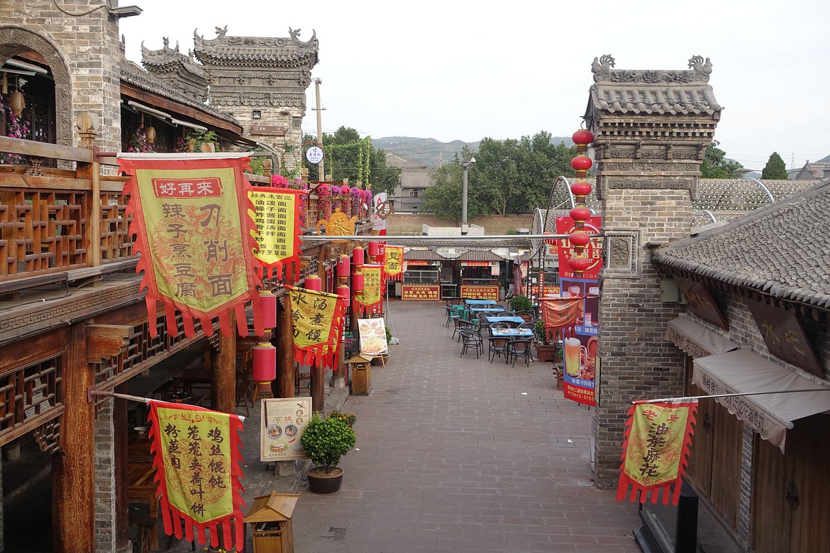 A scenic view of Weinan Hancheng Chenghuang Temple