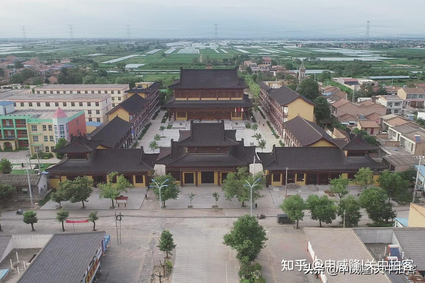 A scenic view of Weinan Huiche Temple South Pagoda