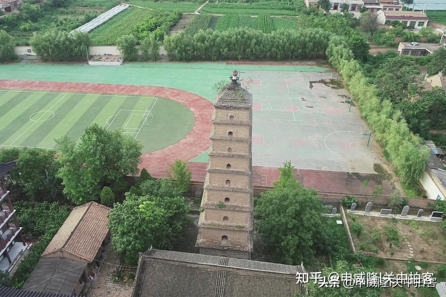 A scenic view of Weinan Huiche Temple South Pagoda