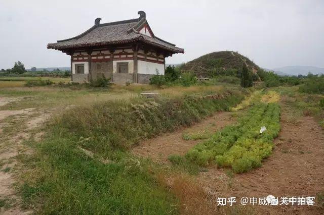 A scenic view of Weinan Li Chongjun Tomb