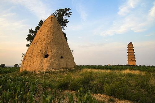 A scenic view of Weinan Luoshan Temple Pagoda