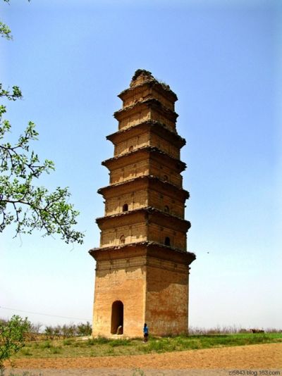 A scenic view of Weinan Luoshan Temple Pagoda