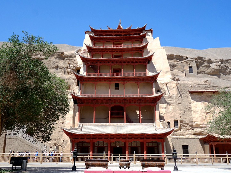 A scenic view of Weinan Mazhuang Huayan Temple
