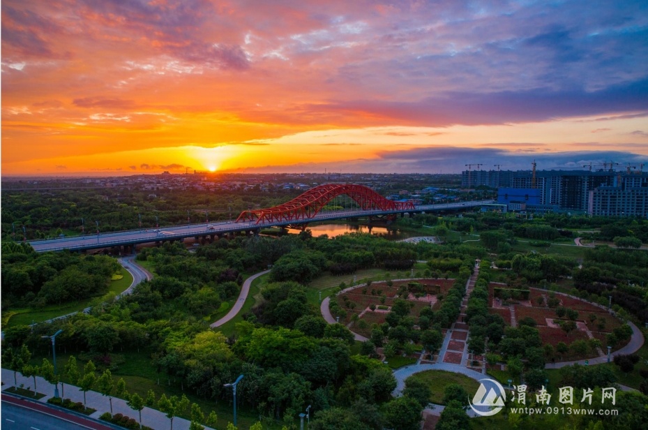 A scenic view of Weinan Qiaoshang Bridge