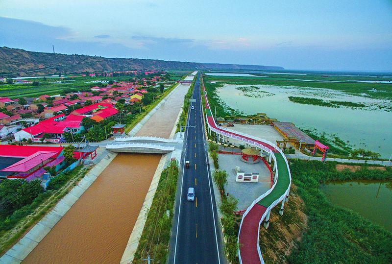 A scenic view of Weinan Qiaoshang Bridge