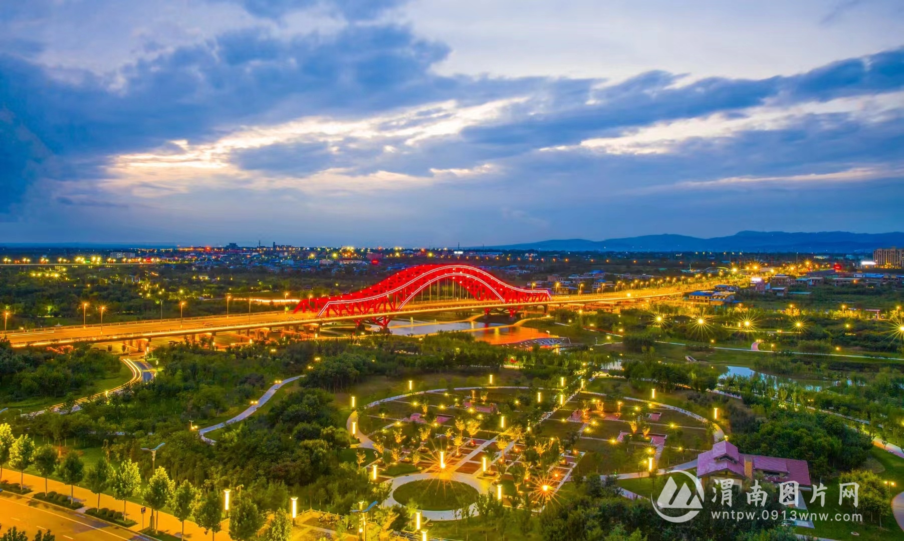 A scenic view of Weinan Qiaoshang Bridge