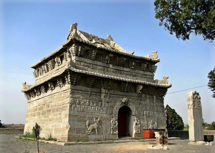 A scenic view of Weinan Qingshi Hall