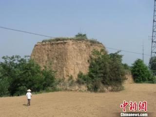 A scenic view of Weinan Wei Great Wall Site