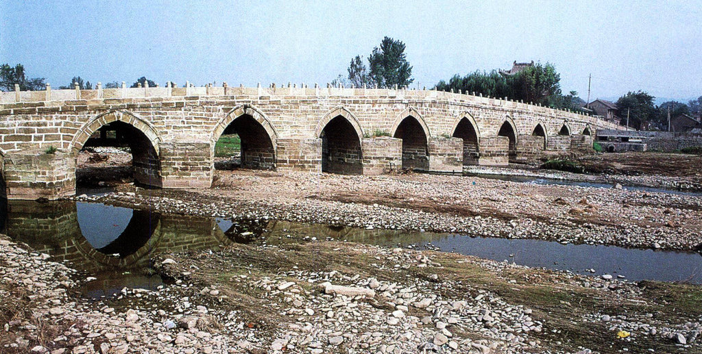 A scenic view of Weinan Yuxiu Bridge