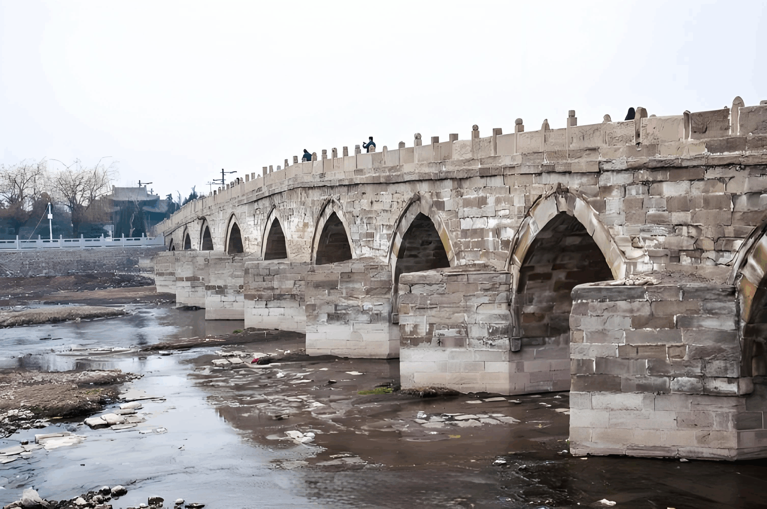 A scenic view of Weinan Yuxiu Bridge