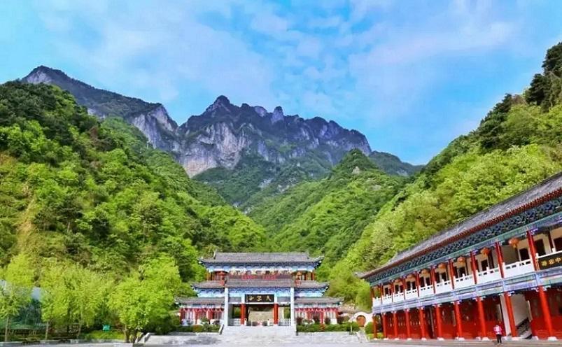 A scenic view of Weinan Ziyun Guan Sanqing Hall