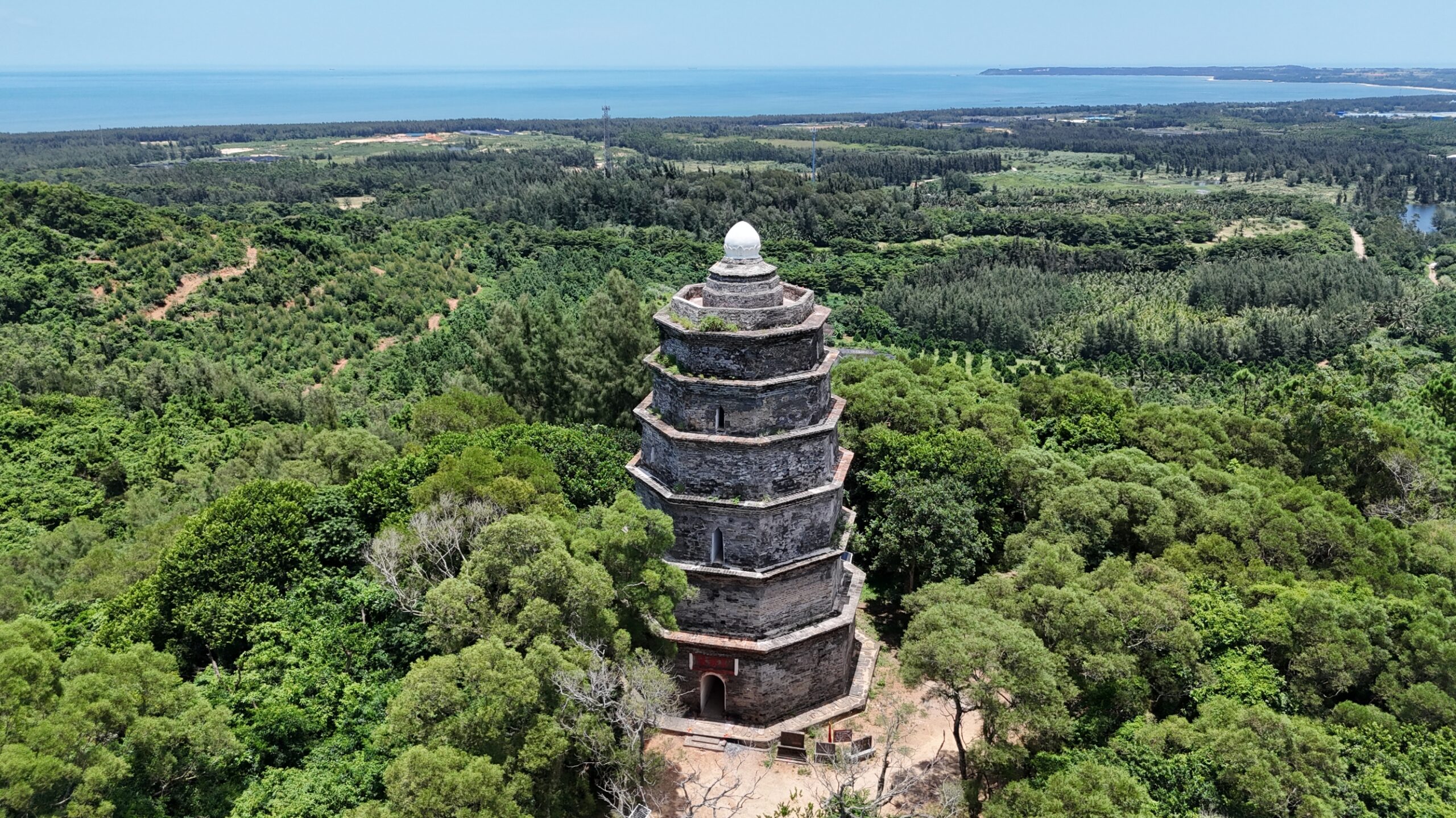A scenic view of Wenchang Doubing Ta