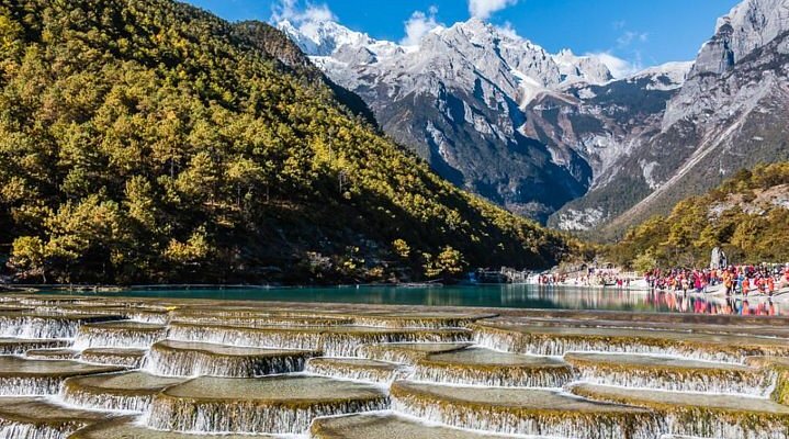 A scenic view of Wenshan Nongshi Tusi Yashu
