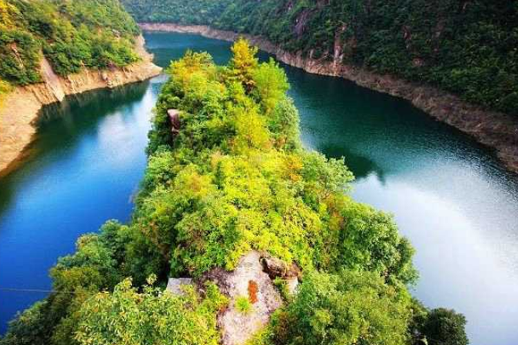 A scenic view of Wenzhou Guanyinsi Shita