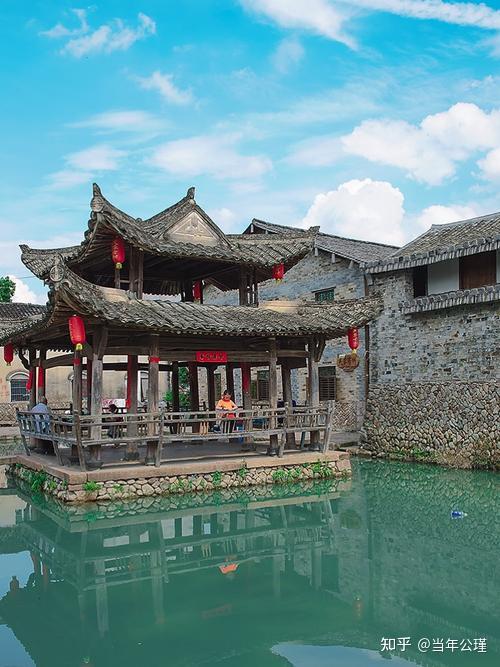 A scenic view of Wenzhou Jinzhao Paifang He Xiantai Paifang