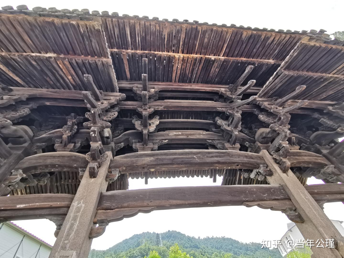 A scenic view of Wenzhou Jinzhao Paifang He Xiantai Paifang