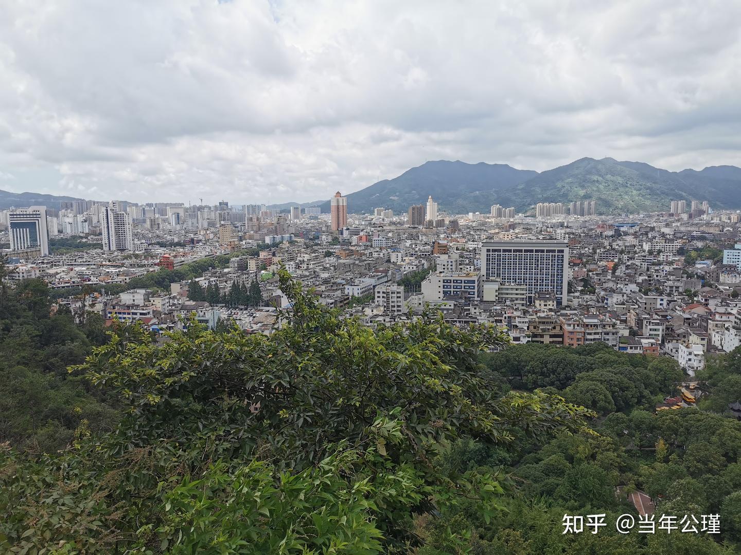 A scenic view of Wenzhou Leqing Dongta