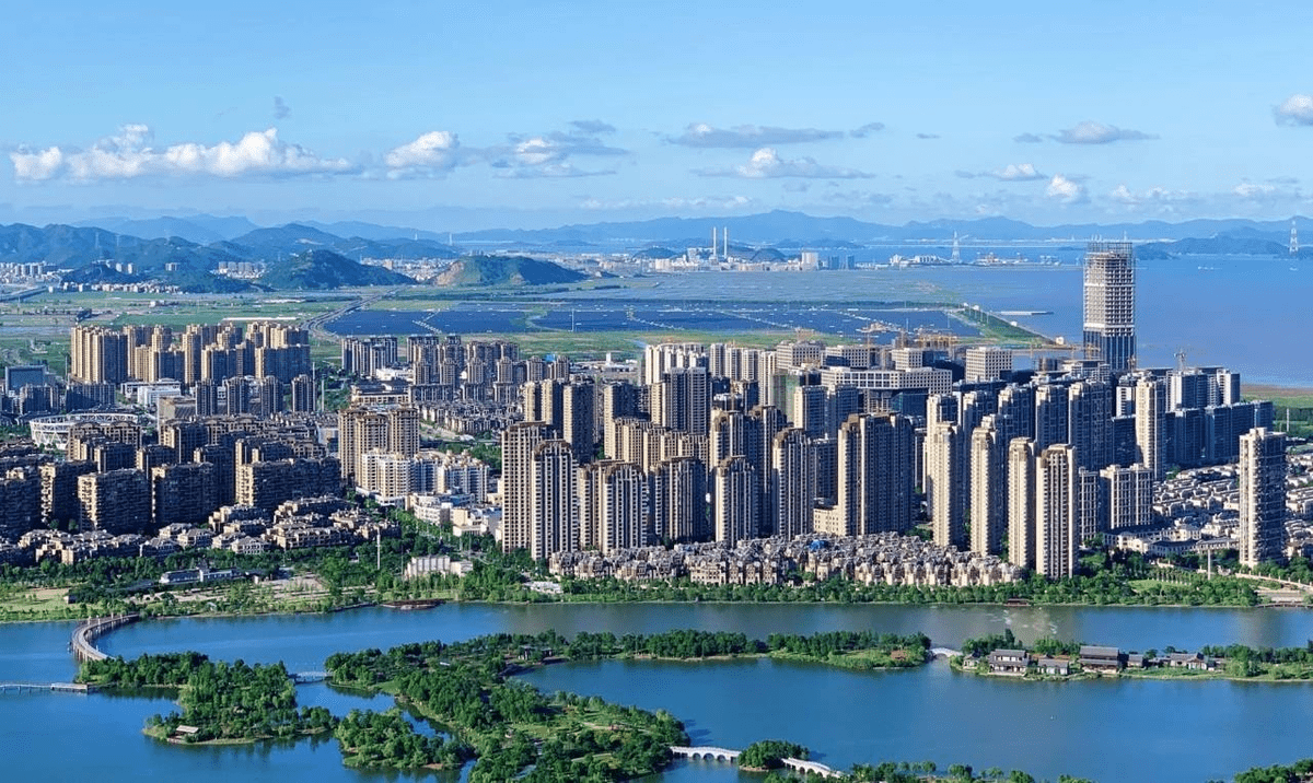 A scenic view of Wenzhou Leqing Dongta