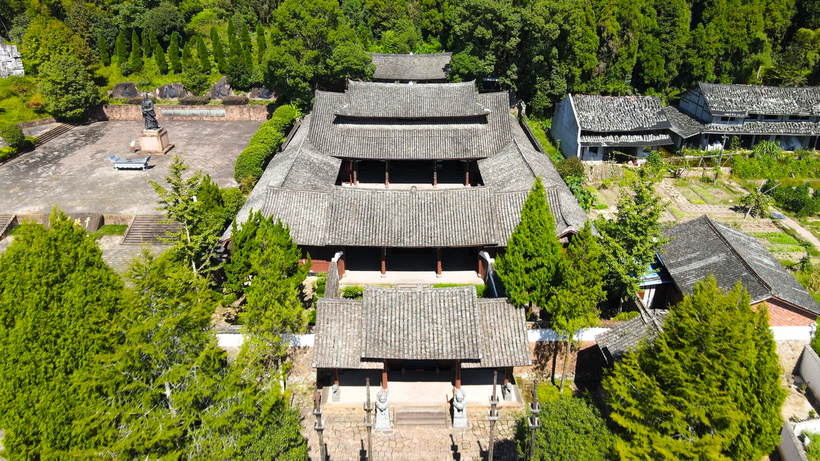 A scenic view of Wenzhou Liuji Miao Ji Mu