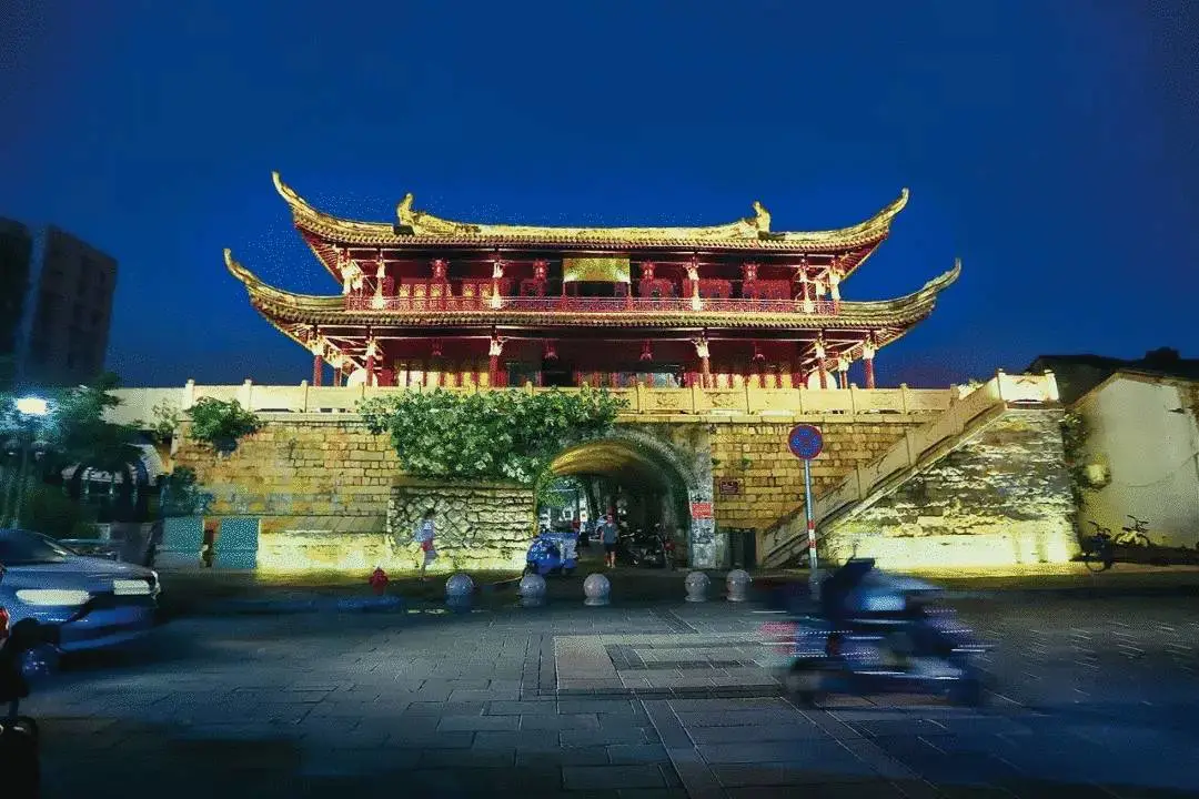 A scenic view of Wenzhou Nange Pailouqun