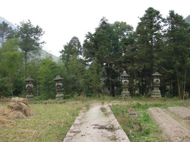 A scenic view of Wenzhou Qizhensi Wufota