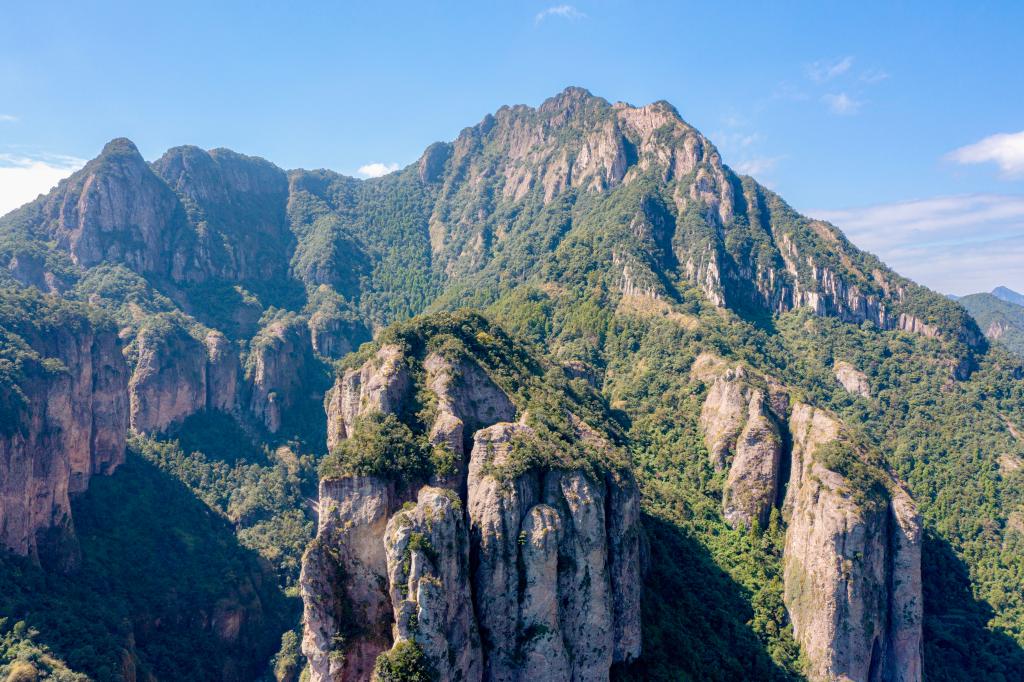 A scenic view of Wenzhou Yandangshan Longbidong Moya Tiji