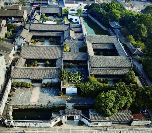 A scenic view of Wenzhou Yuhailou