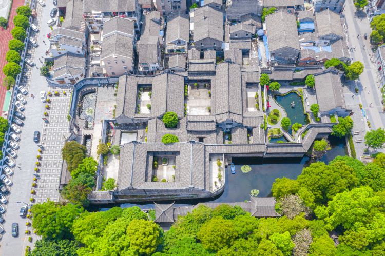 A scenic view of Wenzhou Yuhailou