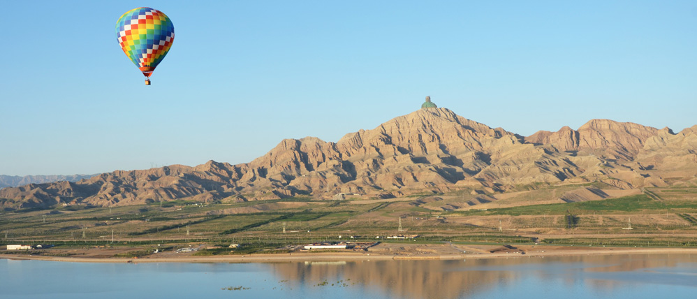 A scenic view of Wuhai Zhuozishanyanhuaqun
