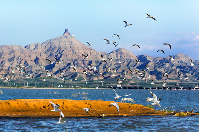 A scenic view of Wuhai Zhuozishanyanhuaqun