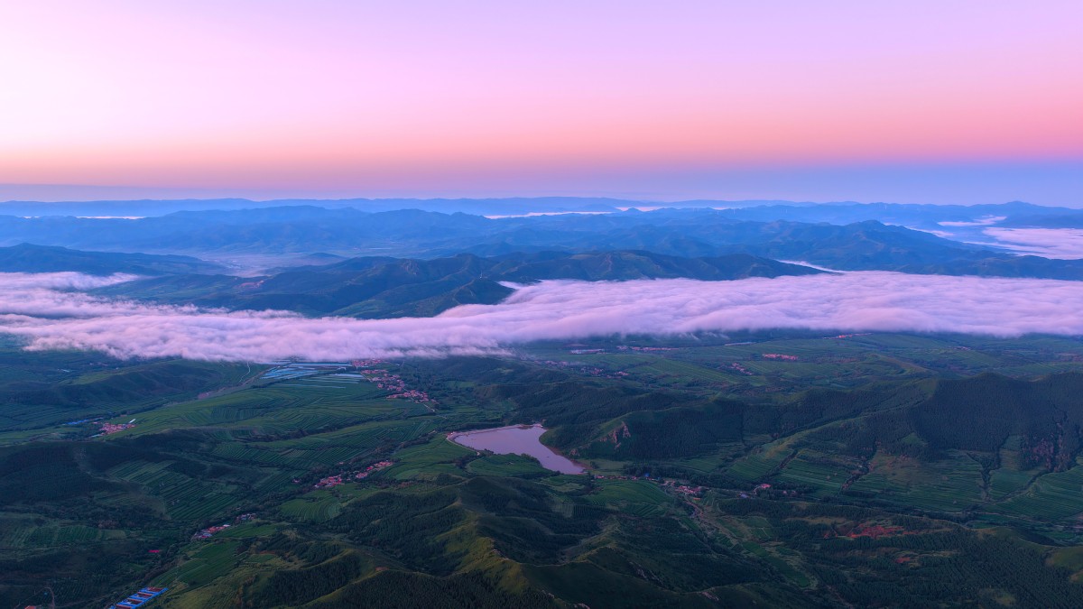 A scenic view of Wuhai Zhuozishanyanhuaqun