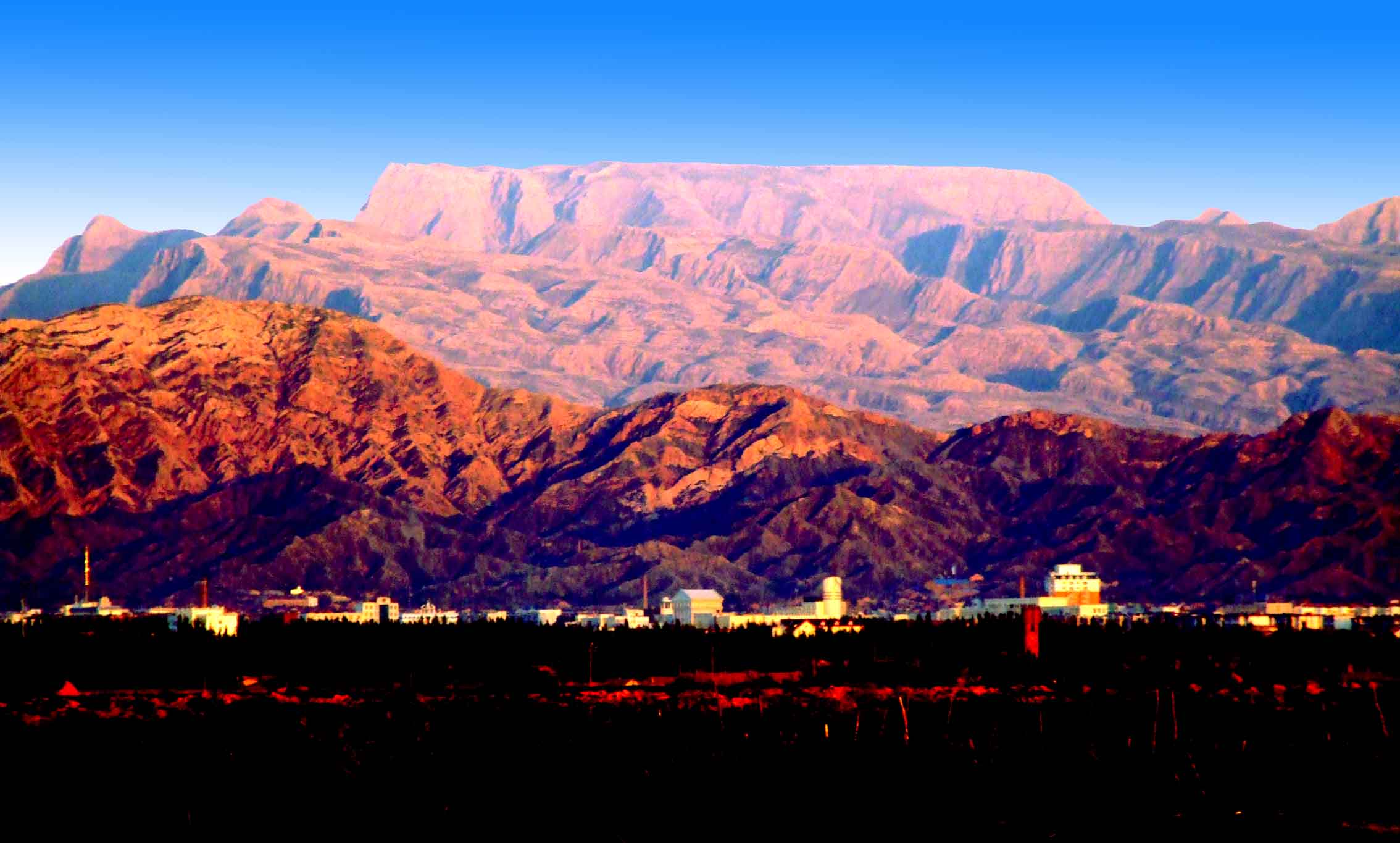A scenic view of Wuhai Zhuozishanyanhuaqun