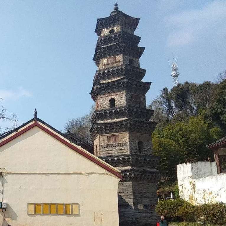 A scenic view of Wuhu Guangjisi Ta
