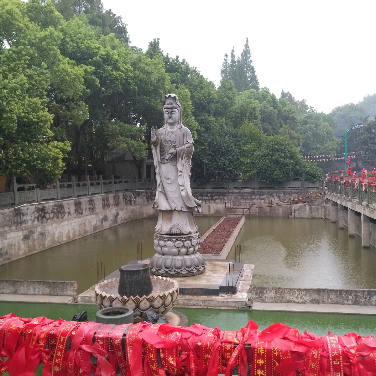 A scenic view of Wuhu Guangjisi Ta