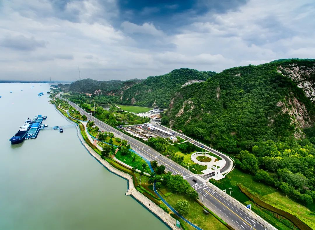 A scenic view of Wuxi Jiangyin Canzhongchang