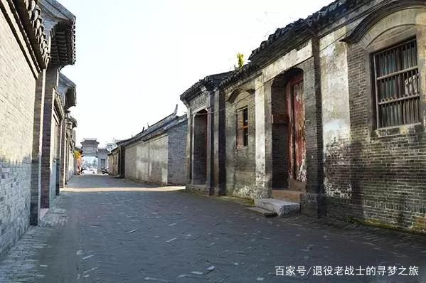 A scenic view of Wuxi Liushi Xiongdi Guju