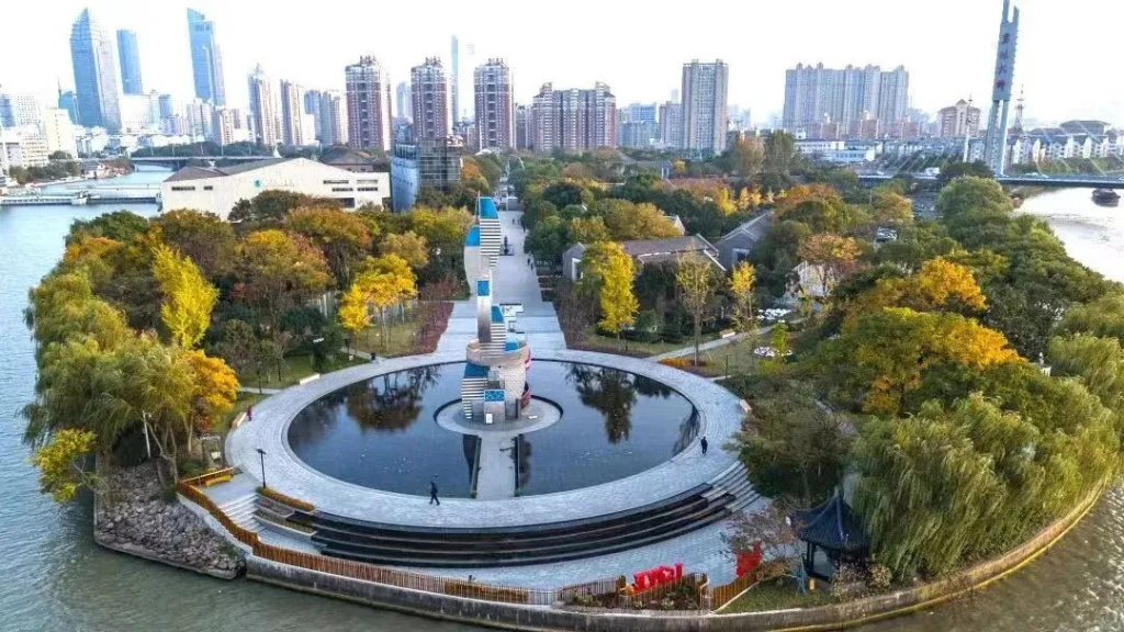 A scenic view of Wuxi Shushan Yaoqun