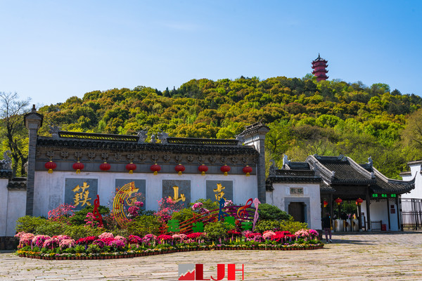 A scenic view of Wuxi Tianxia Dier Quan Tingyuan Ji Shike