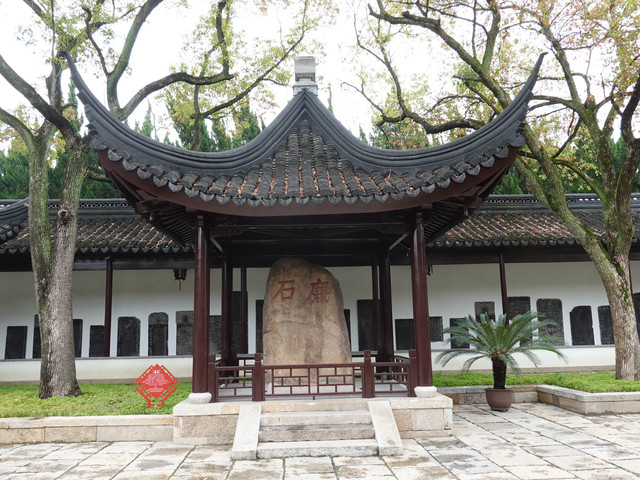 A scenic view of Wuxi Zhouwangmiao Ji Beike