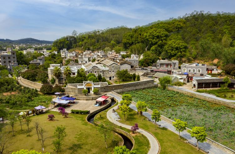 A scenic view of Wuzhou Lijishen Guju