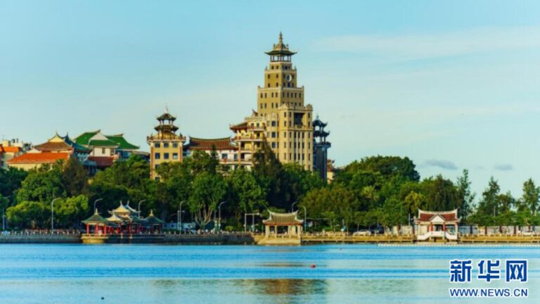 Xiamen Jimei Xuecun: Where History and Architecture Meet in Fujian’s Scenic Campus