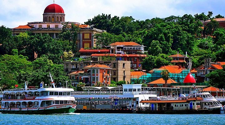 A scenic view of Xiamen Qing Baijiao Cijigong