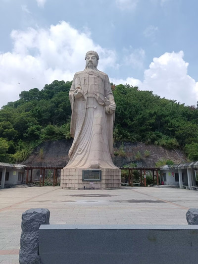 A scenic view of Xiamen Qing Baijiao Cijigong